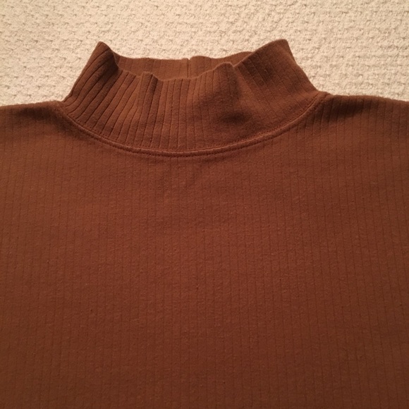 white stag mock turtleneck